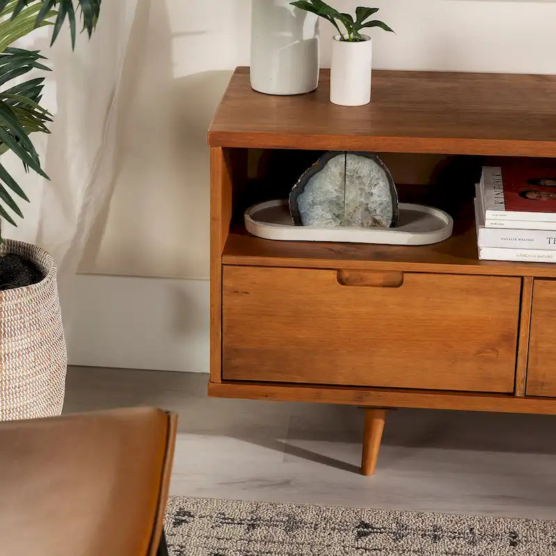 Meuble TV en bois massif Alby de 58 po de style Mid-Century