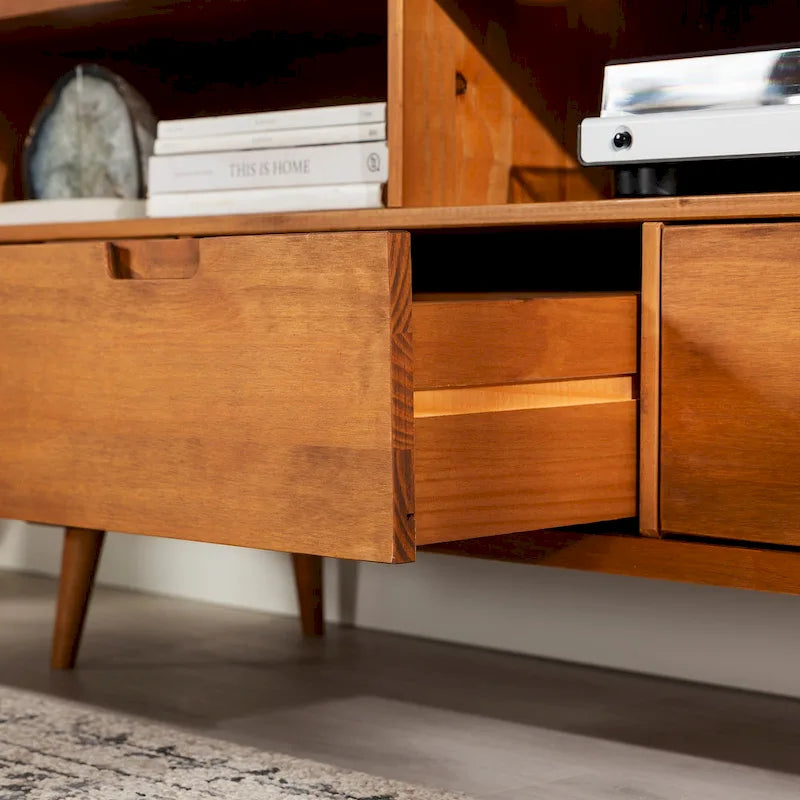Meuble TV en bois massif Alby de 58 po de style Mid-Century