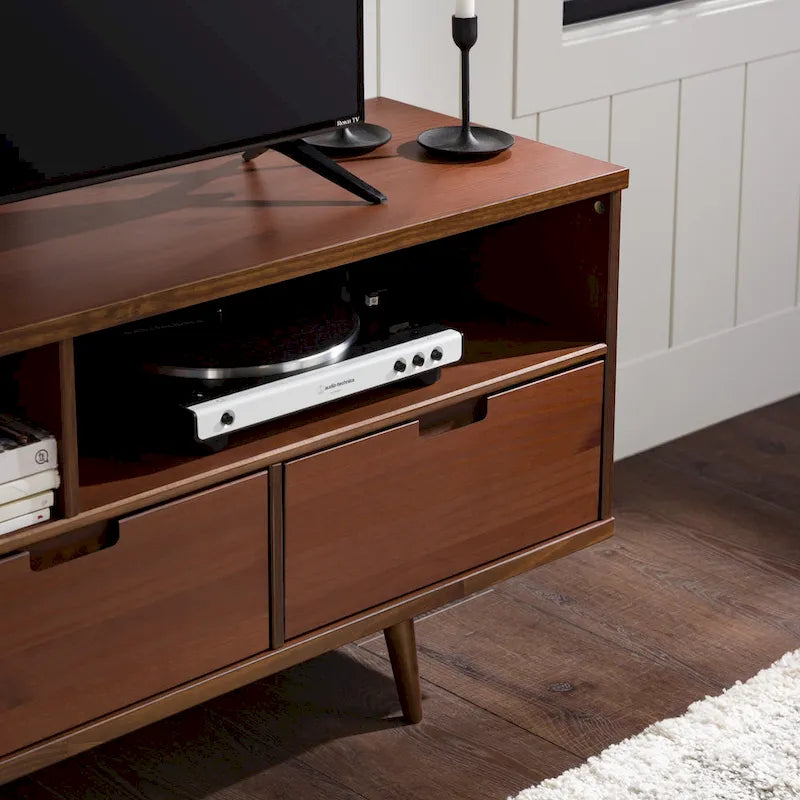 Meuble TV en bois massif Alby de 58 po de style Mid-Century