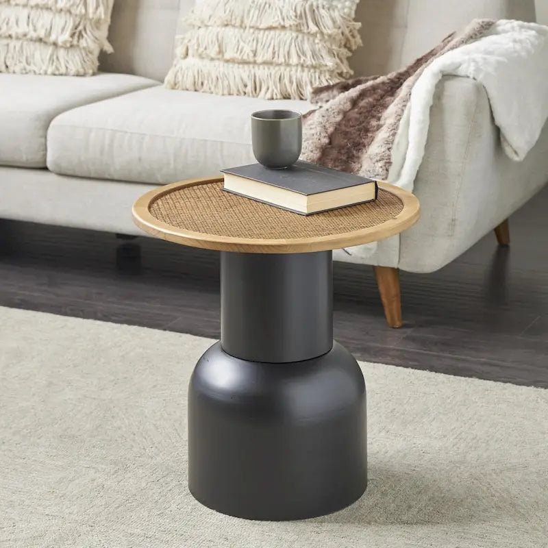 Table d'appoint ou de bout sur pied, en métal faite main avec plateau en rotin marron - Noir